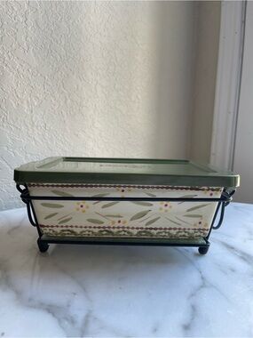 Temptations 1.5 QT Old World Baker with Tray, Trivet and Lid